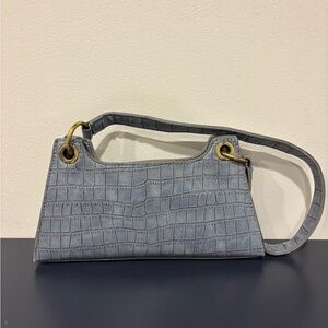 Elegant Gray Crocodile-Embossed Shoulder Bag